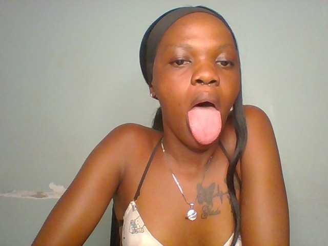 Chocolate-fudgecake live webcam show