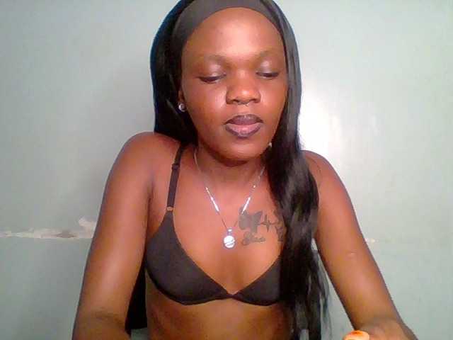 Chocolate-fudgecake live webcam show