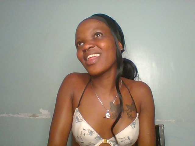 Chocolate-fudgecake live webcam show