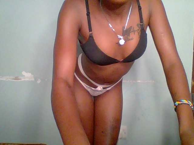 Chocolate-fudgecake live webcam show