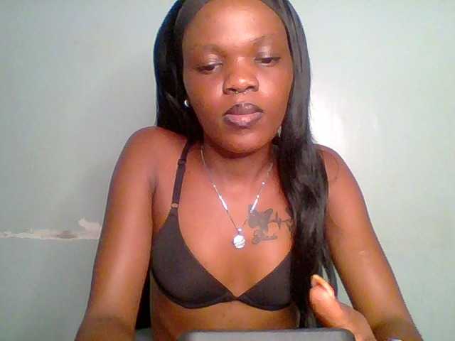 Chocolate-fudgecake live webcam show