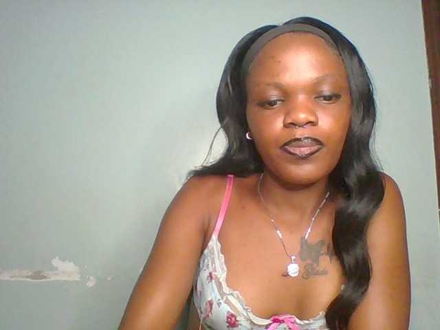Chocolate-fudgecake live cam on BongaCams