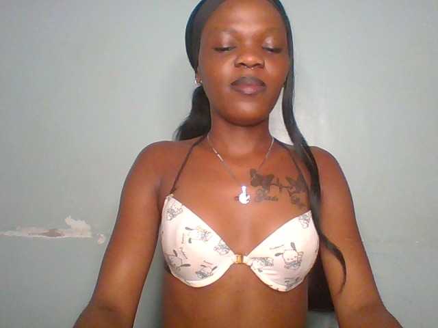 Chocolate-fudgecake live webcam show