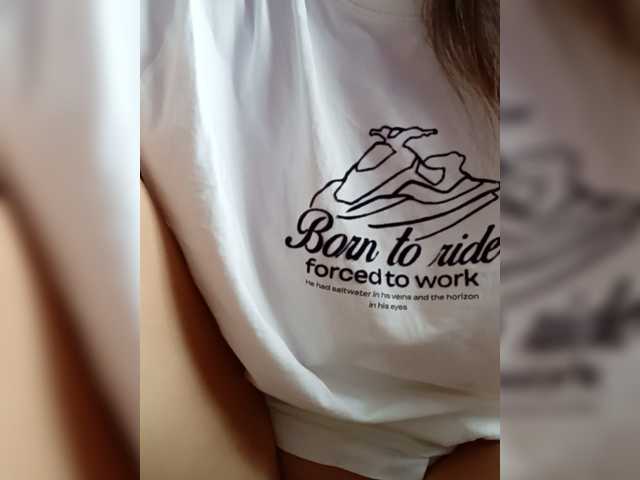 le modèle Avrora09 est en webcam porno dans un show sur le site bongacams, il possède les tags suivants: White/Caucasian,Brunette,Shaved