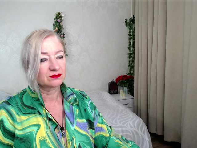 hunters-woman live cam on UnifiedCams