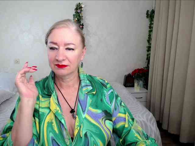 hunters-woman webcam