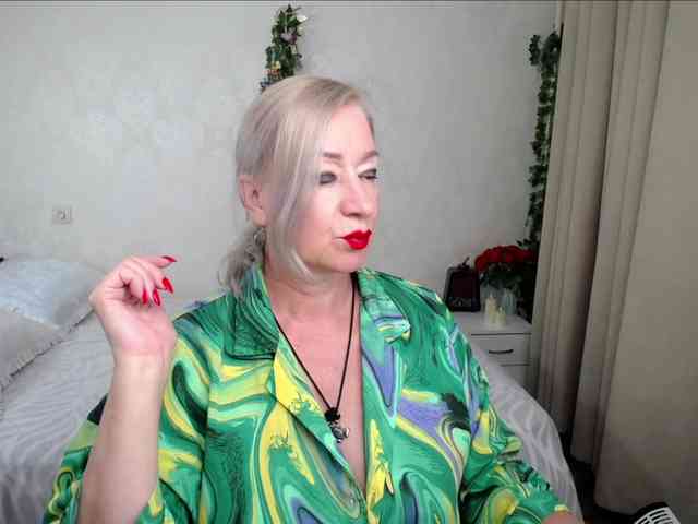 hunters-woman webcam