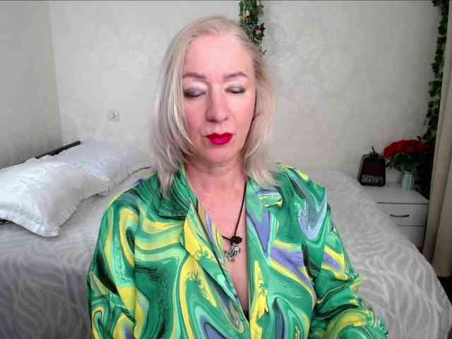 hunters-woman webcam