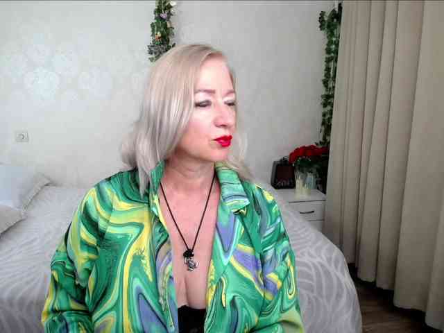 hunters-woman webcam
