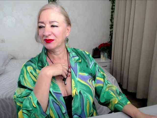 hunters-woman webcam