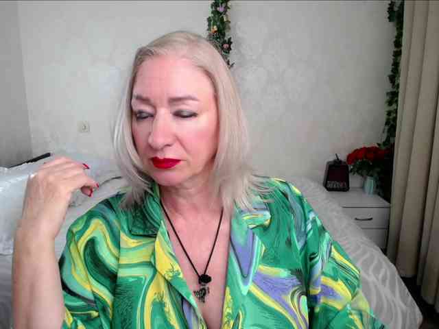 hunters-woman webcam