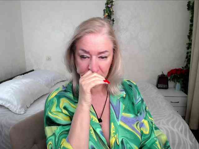 hunters-woman webcam