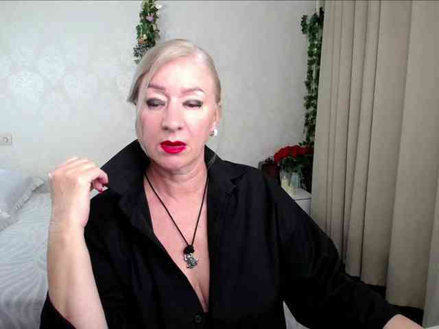 hunters-woman webcam