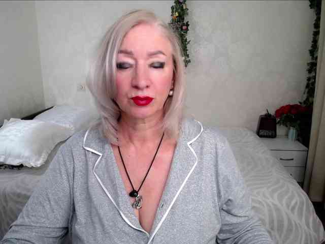 hunters-woman webcam