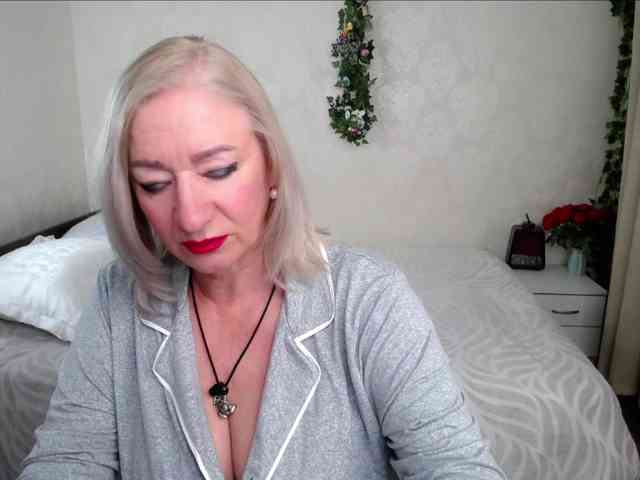 hunters-woman webcam