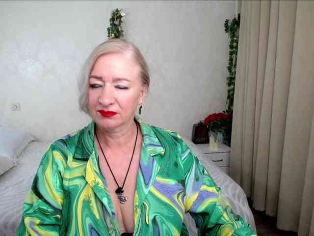 hunters-woman webcam