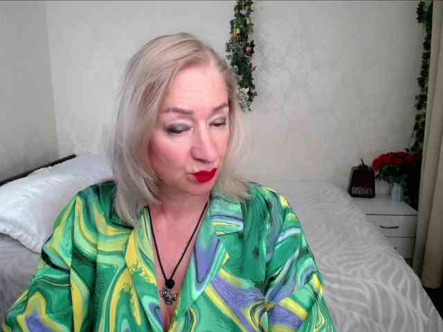 hunters-woman webcam