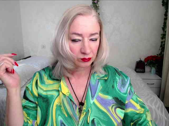 hunters-woman webcam