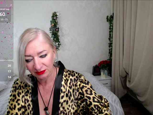 hunters-woman webcam