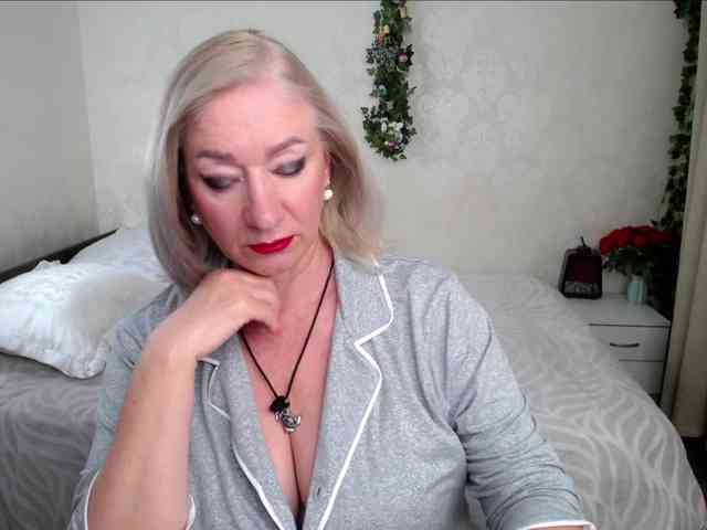 hunters-woman webcam