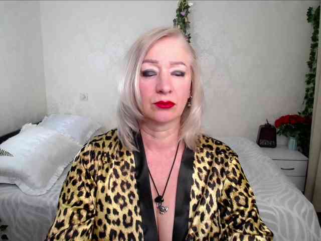 hunters-woman webcam
