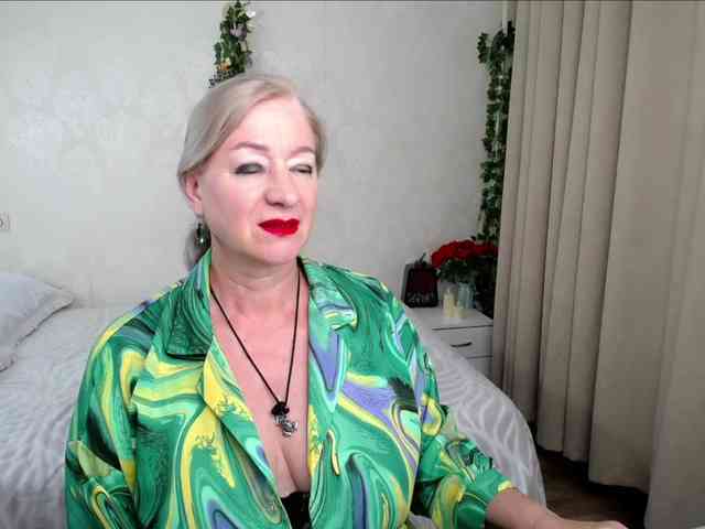 hunters-woman webcam