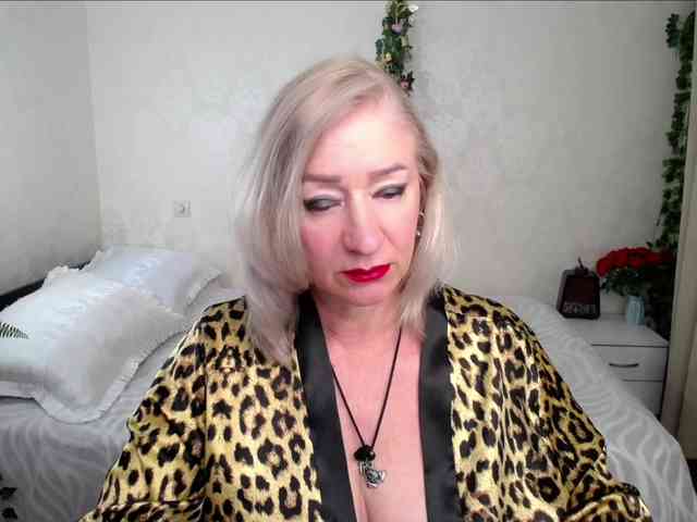 hunters-woman webcam