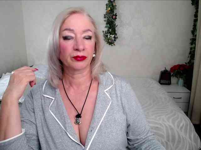 hunters-woman webcam