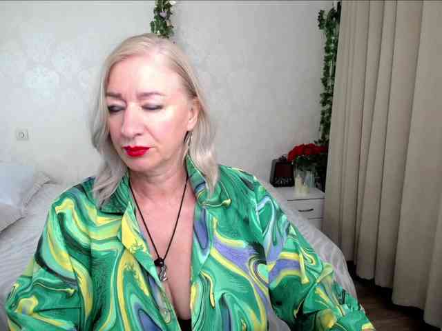 hunters-woman webcam