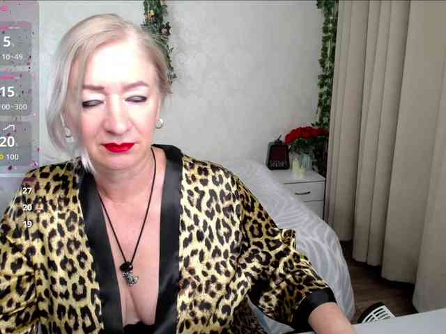 hunters-woman webcam