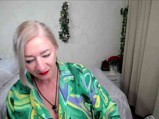 hunters-woman webcam