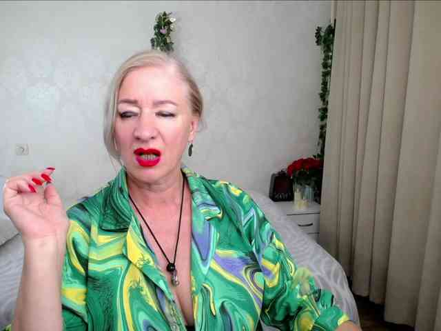 hunters-woman webcam