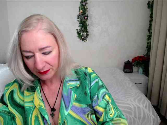 hunters-woman webcam