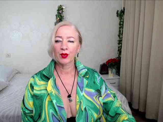 hunters-woman webcam
