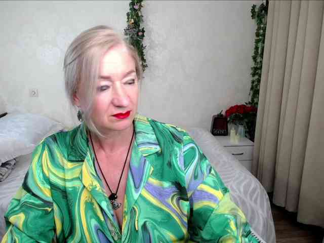 hunters-woman webcam