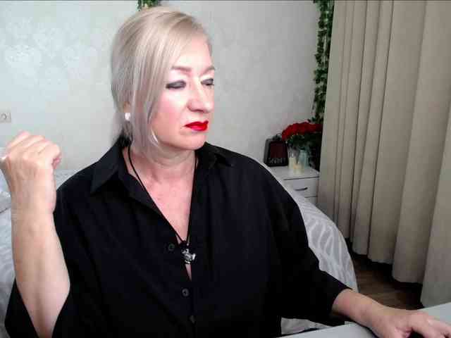 hunters-woman webcam
