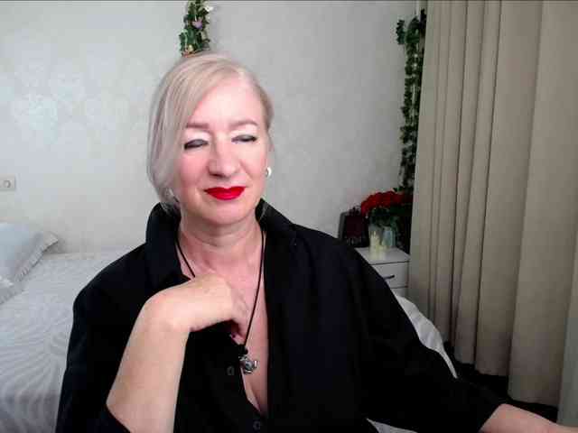 hunters-woman webcam