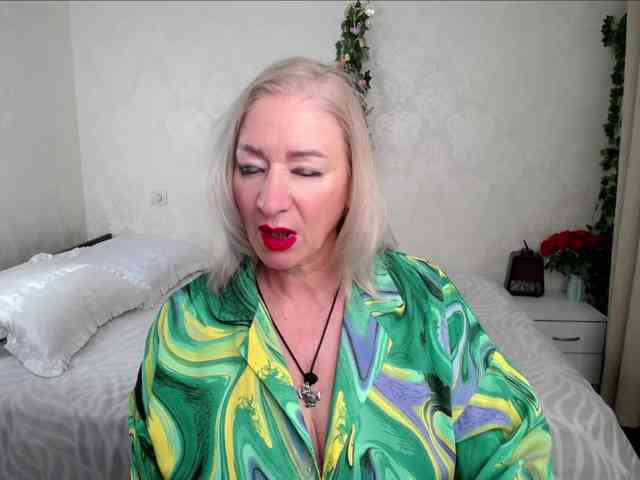 hunters-woman webcam