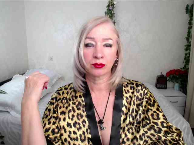 hunters-woman webcam