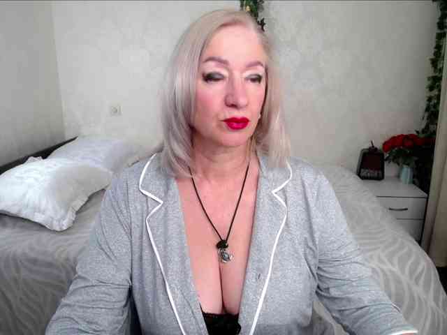 hunters-woman webcam