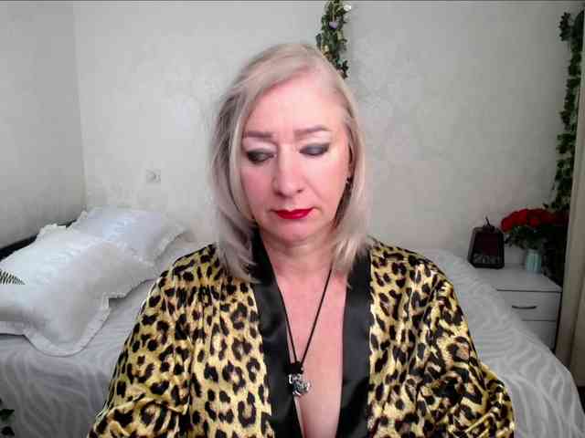 hunters-woman webcam