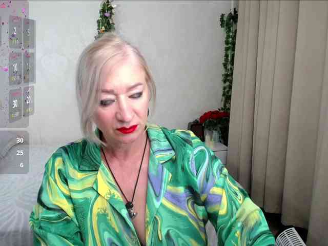 hunters-woman webcam