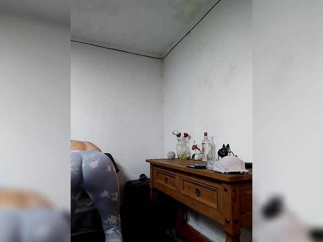 EmilyCCm live cam on BongaCams