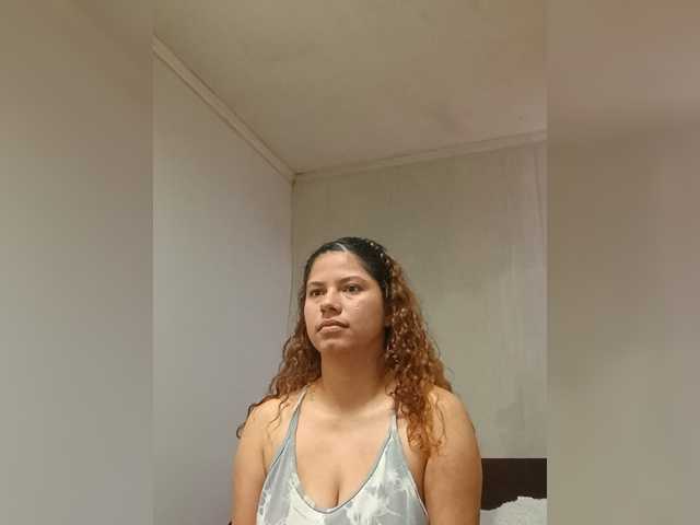 EmilyCCm live cam on BongaCams