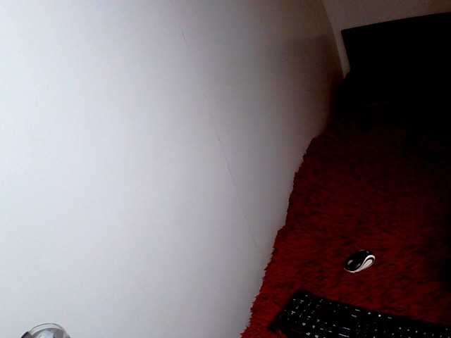 EmilyCCm live cam preview