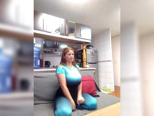 EmilyCCm live cam on BongaCams