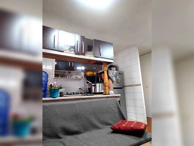 EmilyCCm live cam