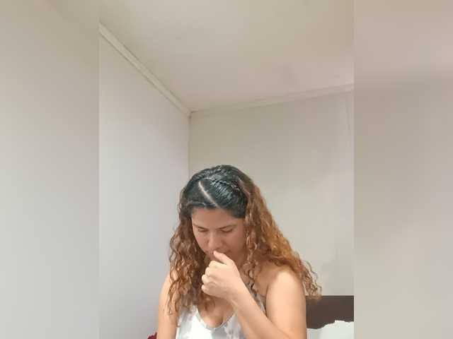 EmilyCCm live cam on BongaCams