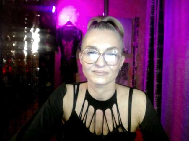 Soniadance live cam on BongaCams