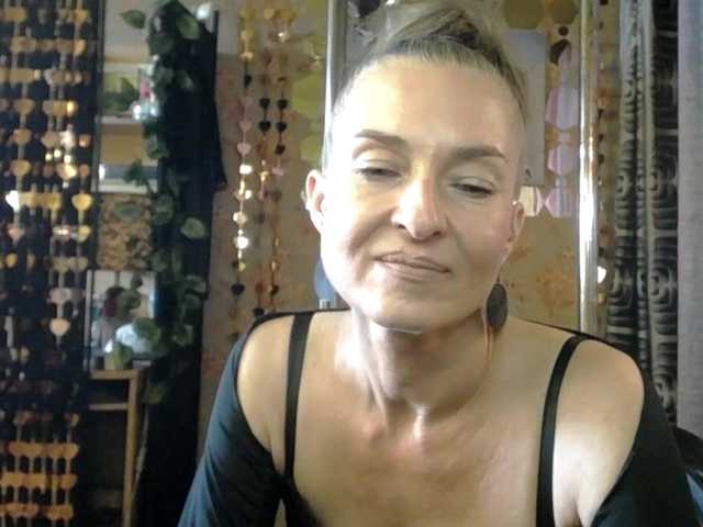 Soniadance live cam on BongaCams